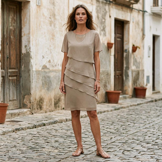 Lesan | Gestuftes Kurzärmliges Kleid